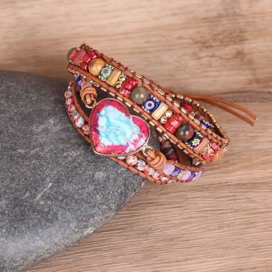 Bracelet multicouche en cuir tressé avec perles et pierres colorée