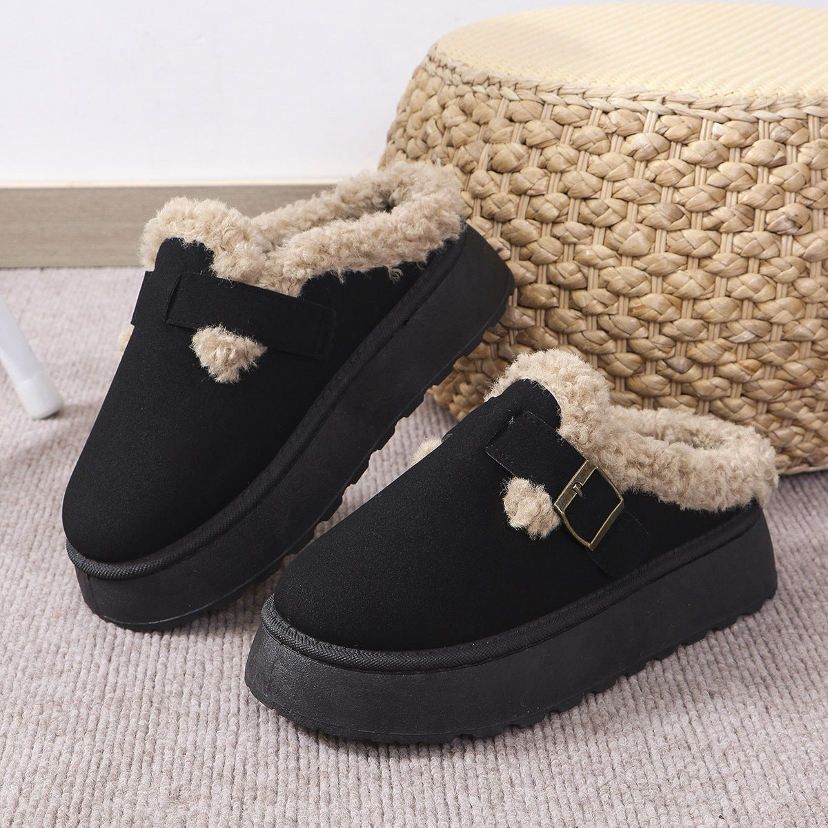 Chaussons d'hiver semelle épaisse en peluche et boucle