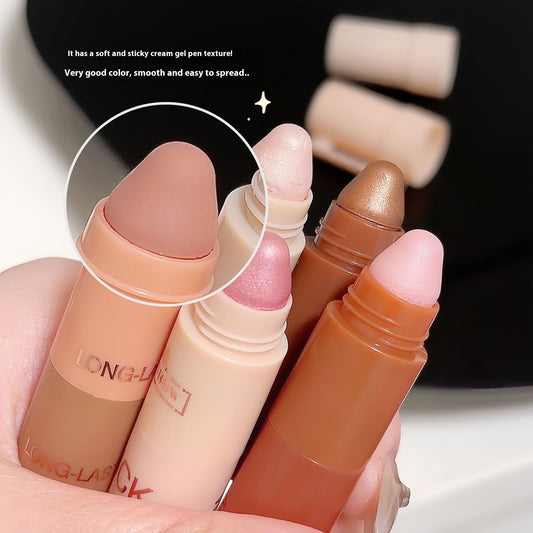 Crayon eyeliner highlight