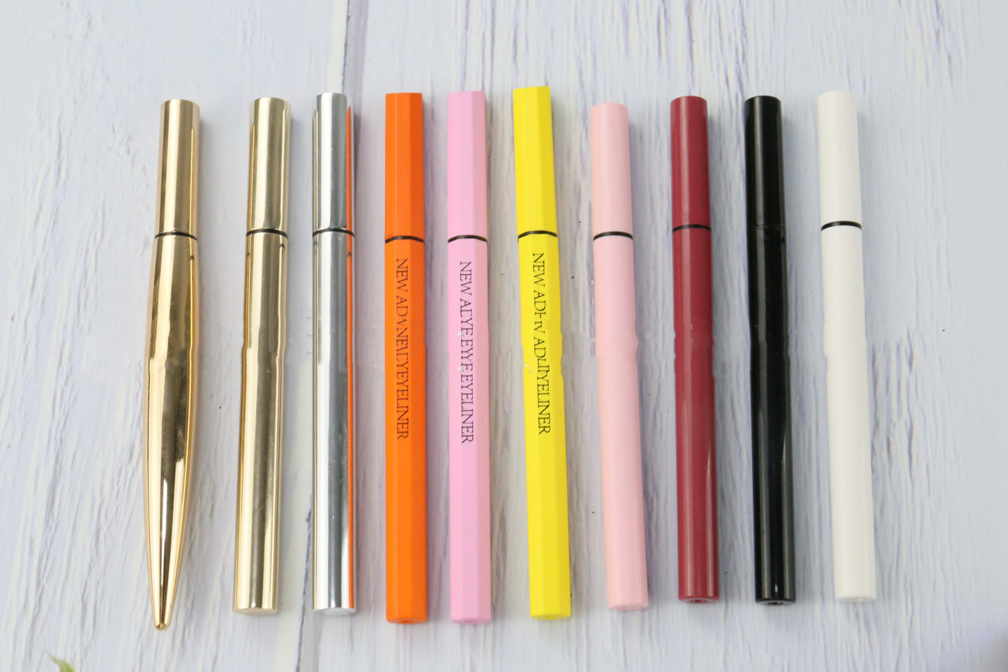Stylo eyeliner fluorescent avec diamant