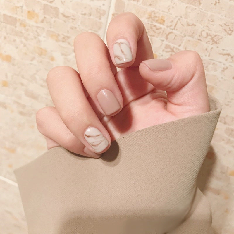 Faux ongles tachetés kaki clair