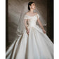 Robe de mariée en satin à épaules dénudées