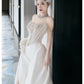 Robe de mariée légère en satin à épaules dénudées
