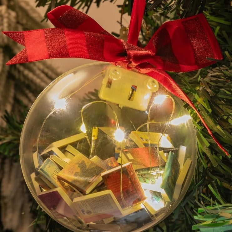 Décorations de Noël. Boule de Noël pendentif