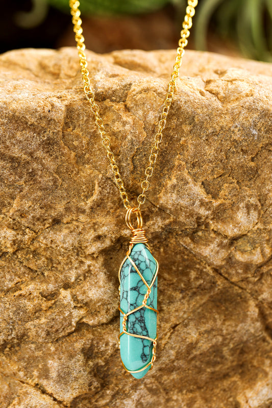 Collier à pendentifs en turquoise enroulée sur fil bleu d'Islande