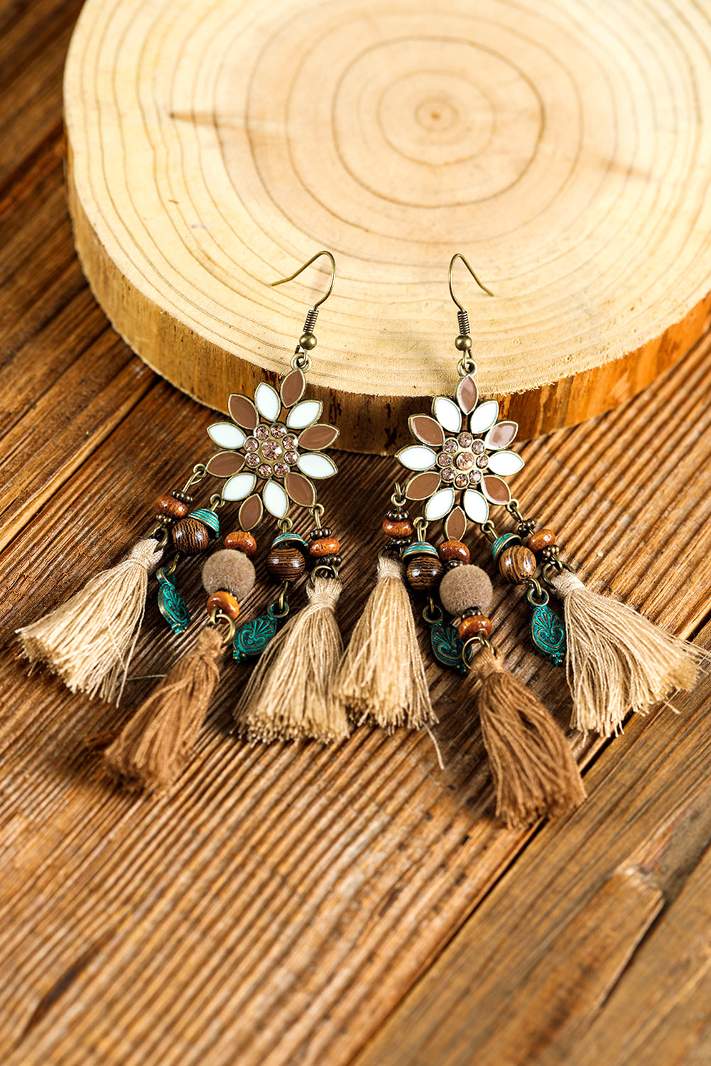 Boucles d'oreilles pendantes en perles Boho avec pompons en châtaignier