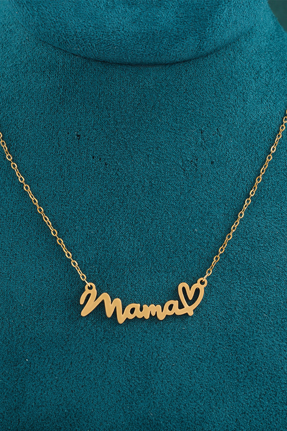 Collier à motif de cœur avec lettres Mama en or