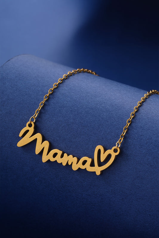 Collier à motif de cœur avec lettres Mama en or