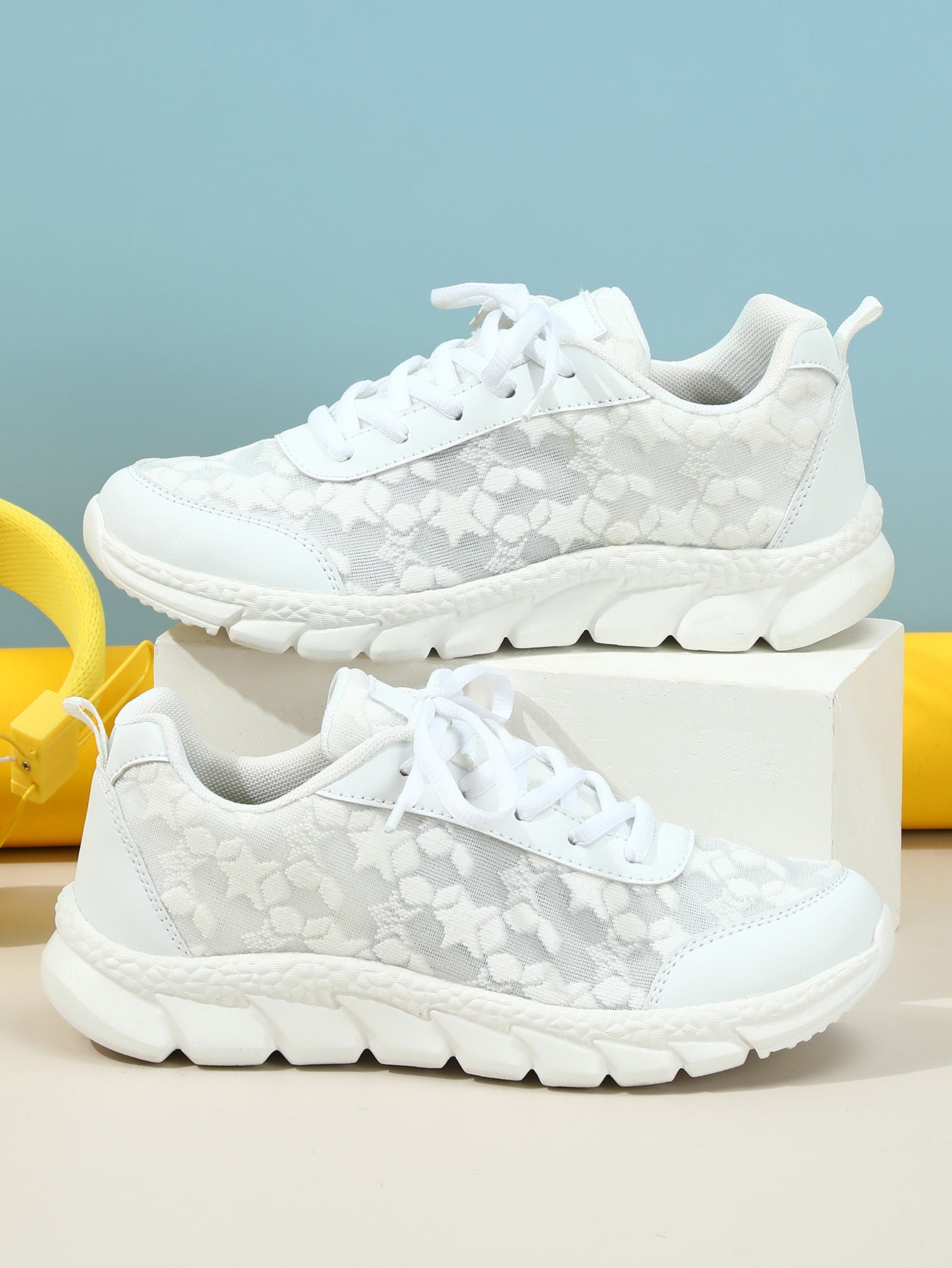 Chaussures Femme Blanches – Légères, Respirantes & Confortables