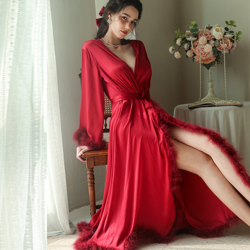 Robe de soirée longue en satin à plumes pour femme
