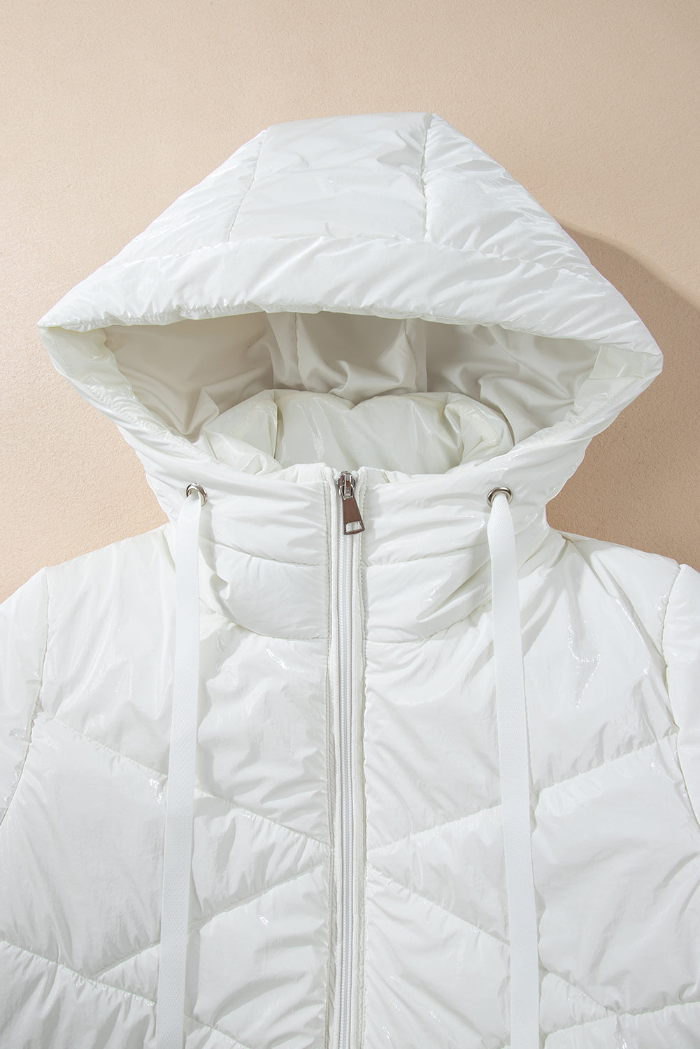 Manteau bouffant matelassé uni blanc avec capuche et fermeture à glissière