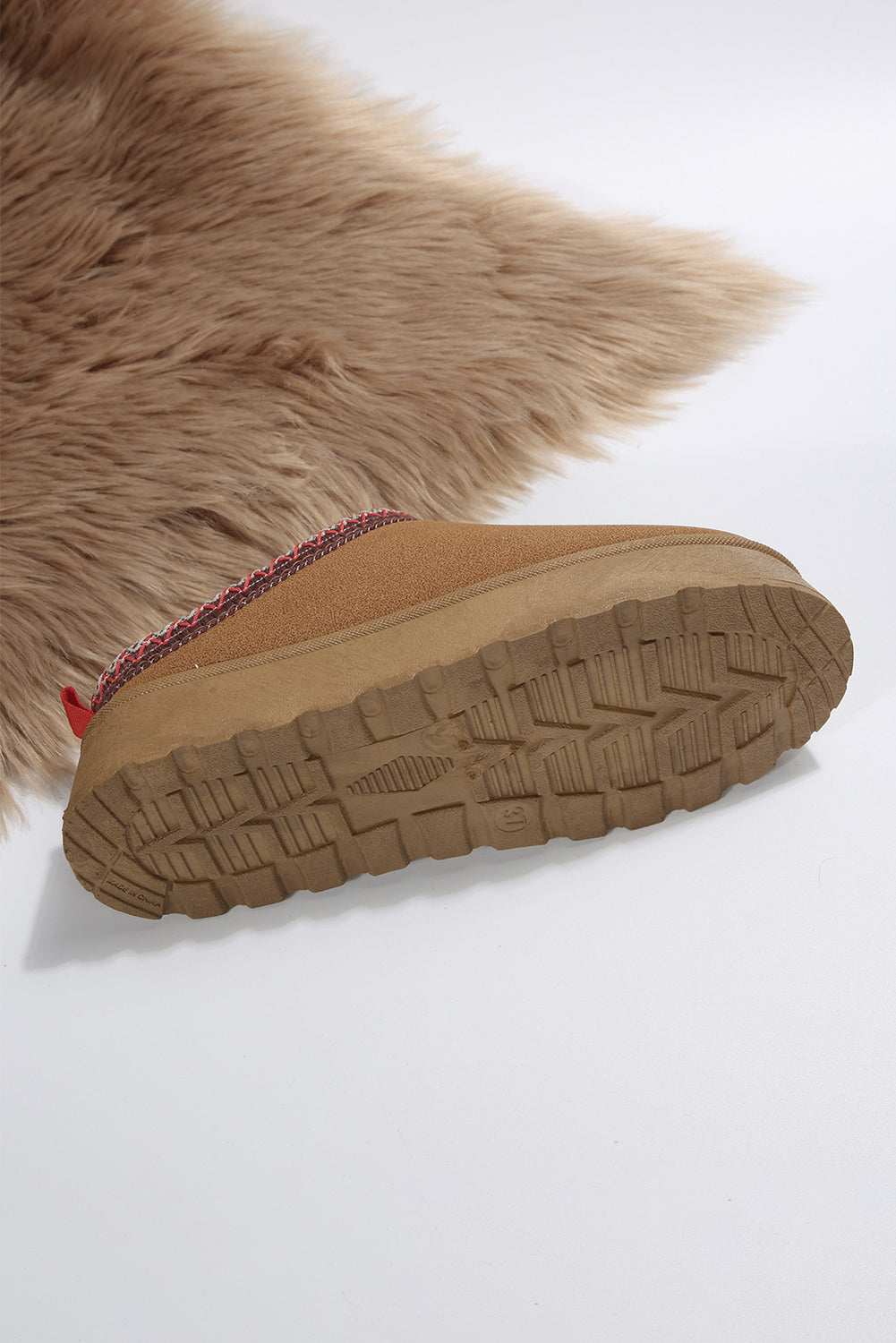 Chaussures à bout rond doublées de peluche en daim marron avec impression contrastée