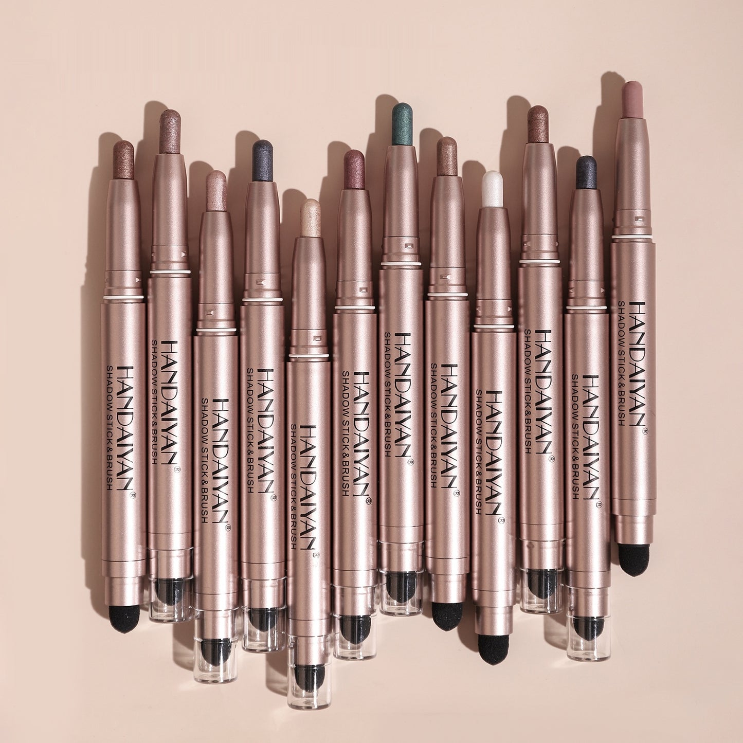 Stick d'ombre à paupières nacré ultra-brillant pour femmes