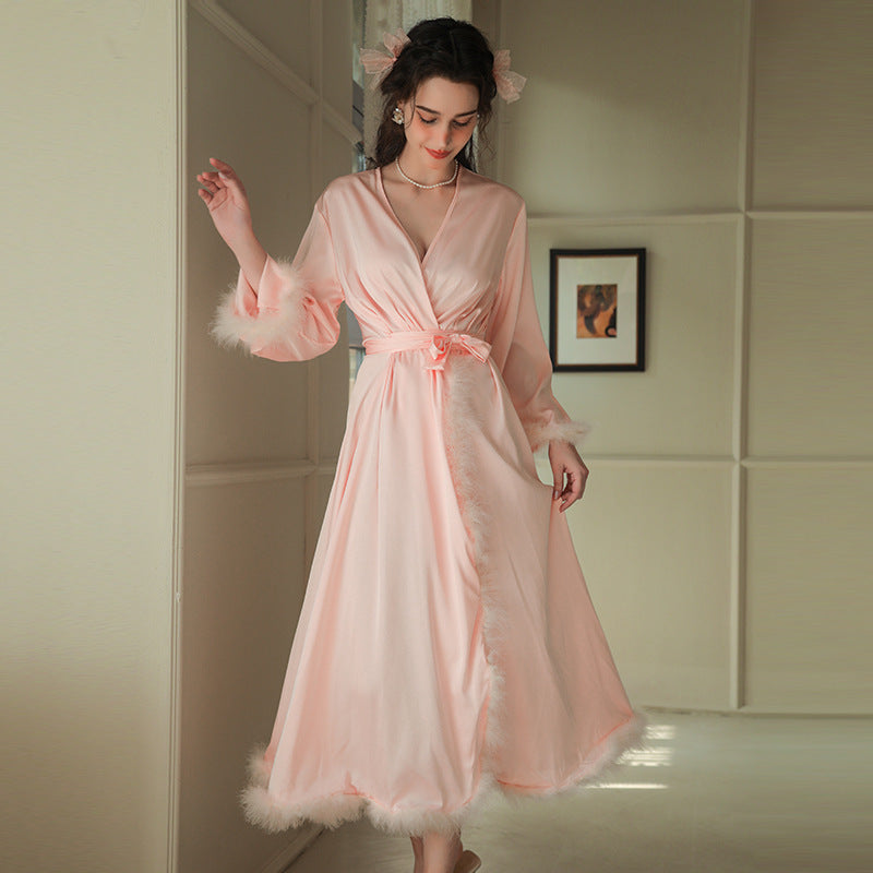 Robe de soirée longue en satin à plumes pour femme