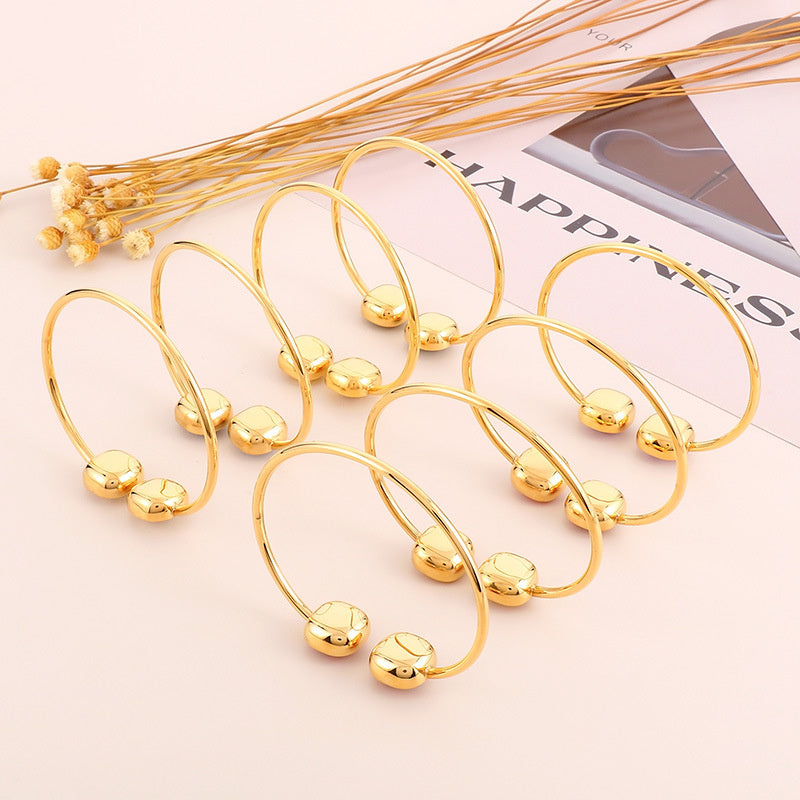 Bracelet en acier inoxydable avec ouverture carrée et creuse