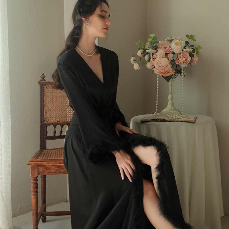 Robe de soirée longue en satin à plumes pour femme