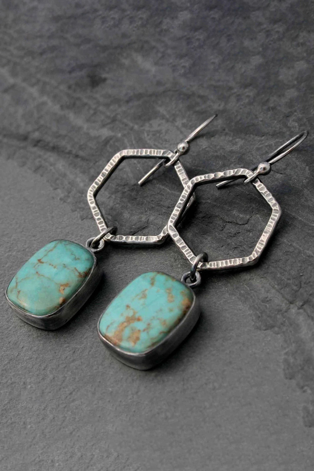 Pendants d'oreilles géométriques en turquoise vintage verte