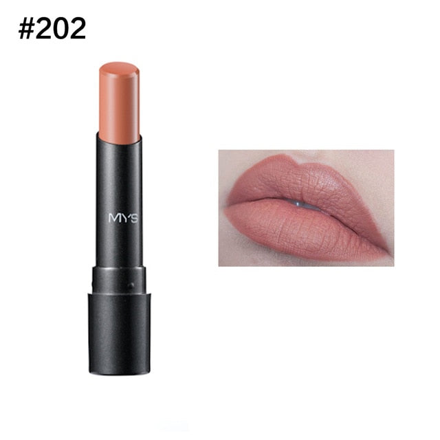 Rouge à lèvres mat MYS – Longue tenue, teinte, gloss, maquillage rouge.