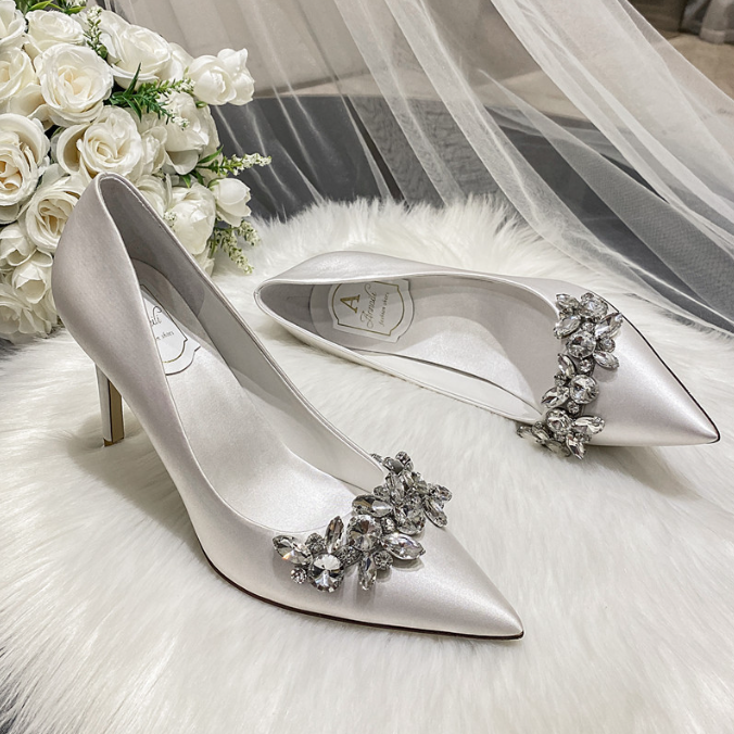 Chaussures de Mariée – Satin Champagne, Cristal & Talon Aiguille