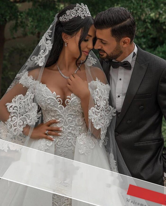 Robe de mariée amovible en dentelle