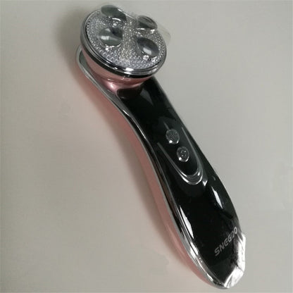 Roller, instrument de beauté avec vibrations pour massage et soins du visage.