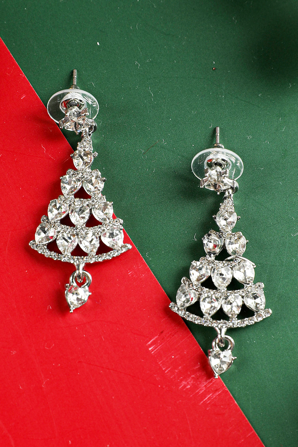 Boucles d'oreilles pendantes cloutées en forme d'arbre de Noël avec diamants argentés