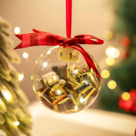 Décorations de Noël. Boule de Noël pendentif