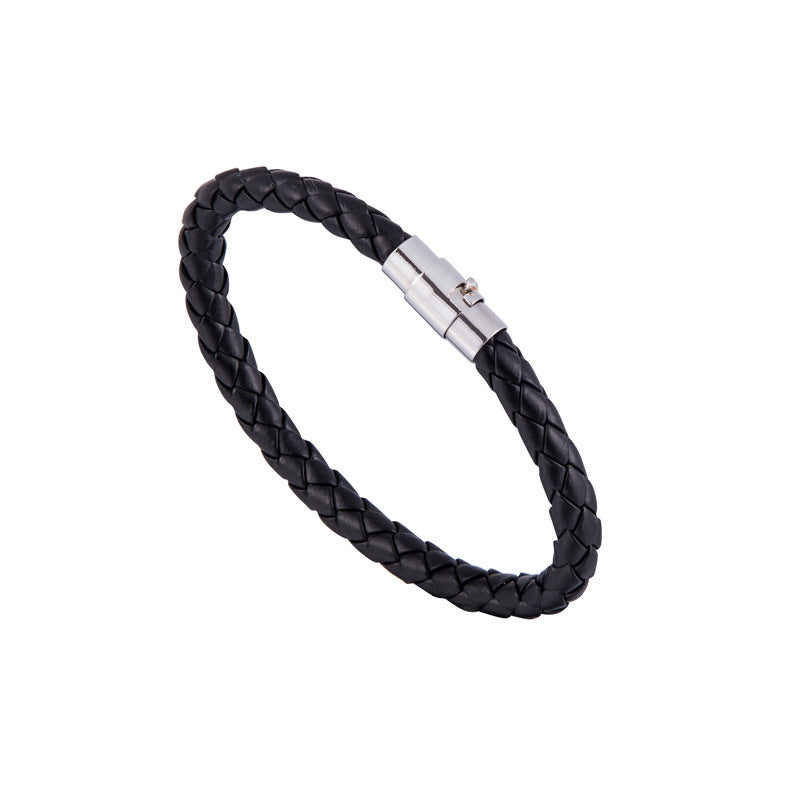 Bracelet tissé en cuir clouté