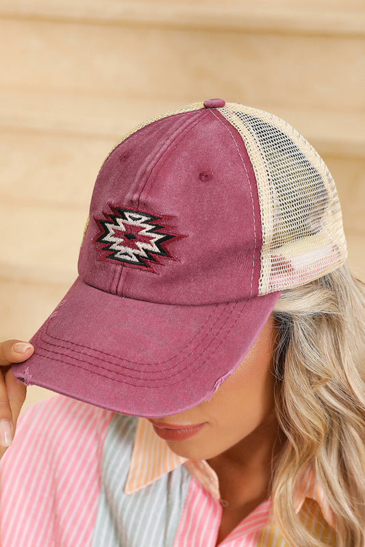 Casquette de baseball usée avec motif géométrique corail