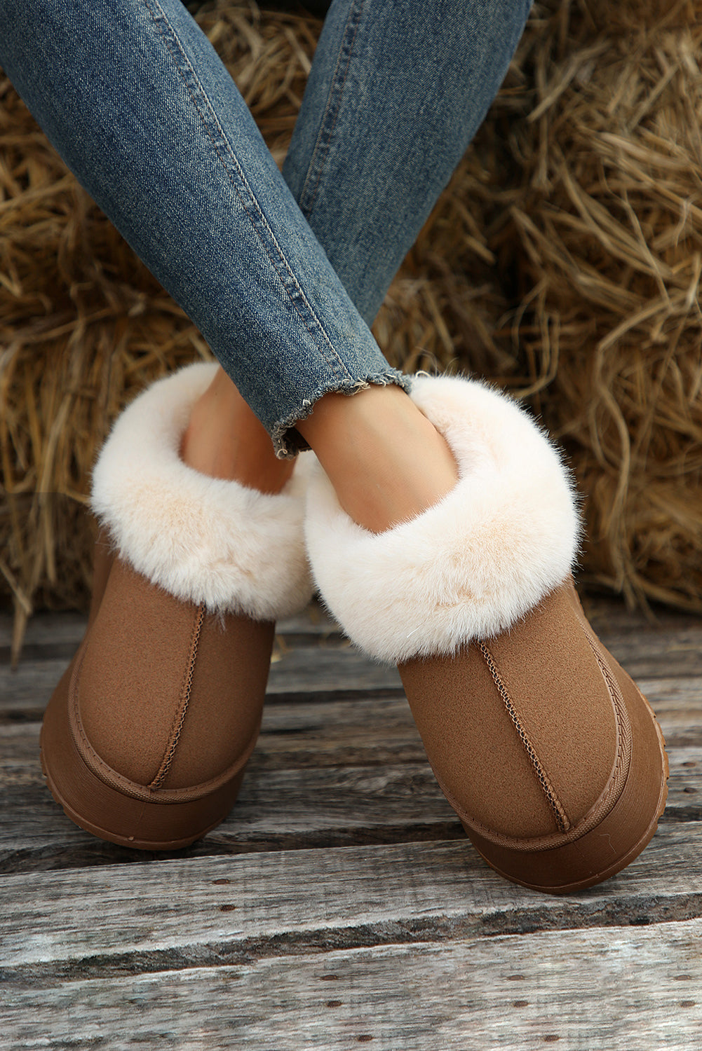 Bottes en daim pelucheux de couleur châtaigne avec semelle épaisse et bottes de neige plates