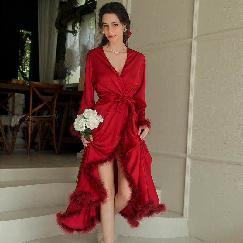 Robe de soirée longue en satin à plumes pour femme