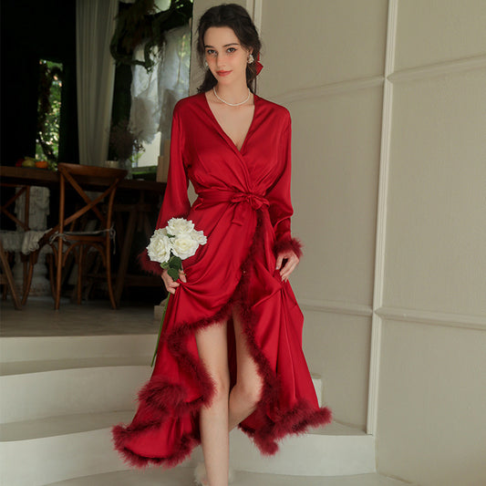 Robe de soirée longue en satin à plumes pour femme