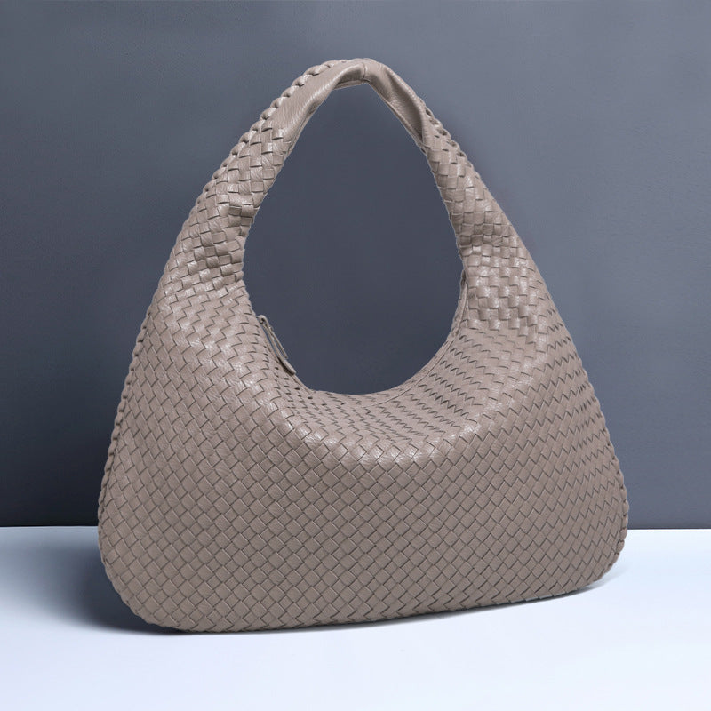 Sac Croissant Tissé à la Main – Élégance Mode & Porté Épaule