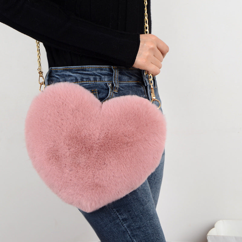 Sac Cœur Femme – Peluche, Chaîne & Format Mini Tendance