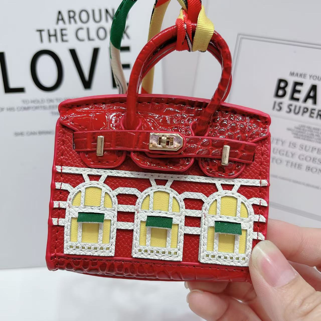 Mini sac maison – Porte-clés déco, rangement écouteurs, rouge à lèvres