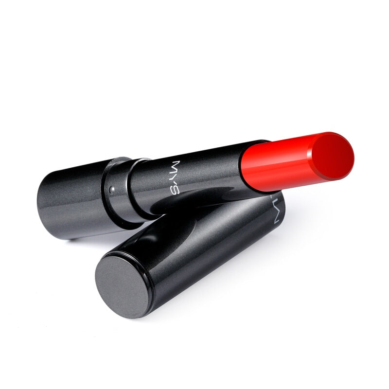Rouge à lèvres mat MYS – Longue tenue, teinte, gloss, maquillage rouge.