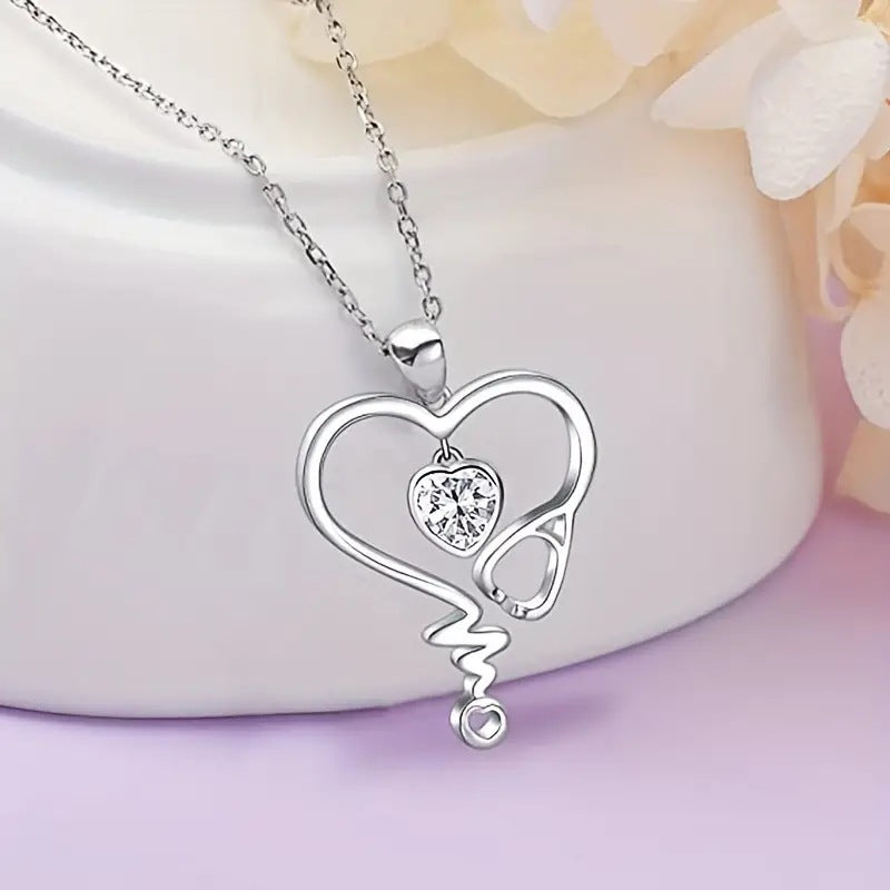 Collier exquis en forme de cœur pour femme