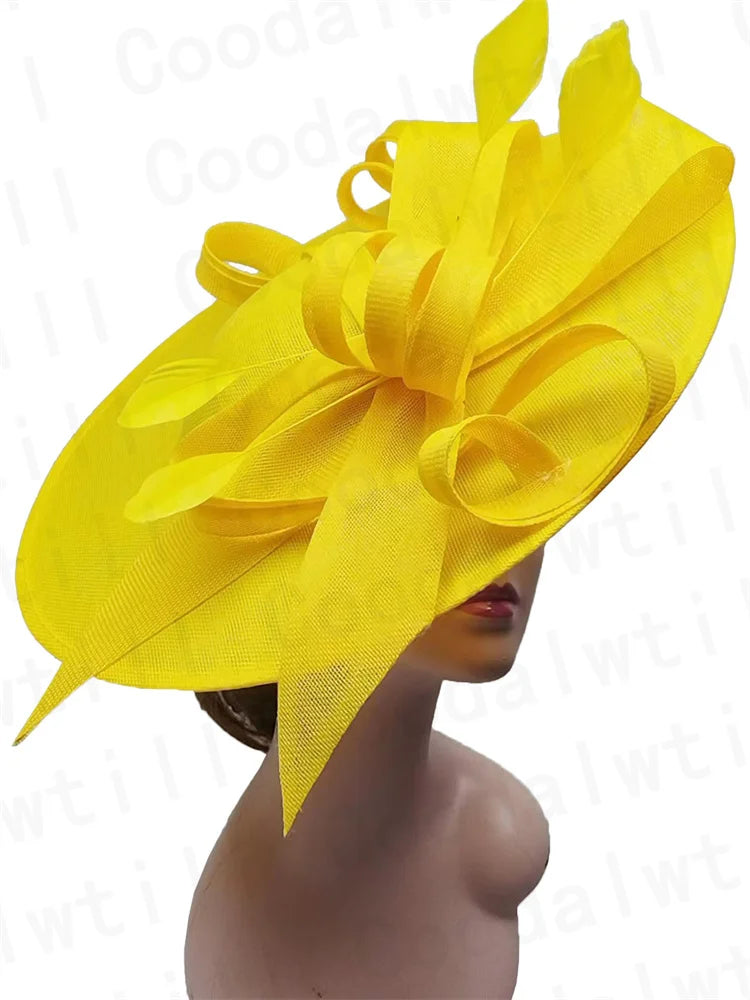 Chapeau Fascinator Kentucky Derby – Élégance Fleurie & Plumes