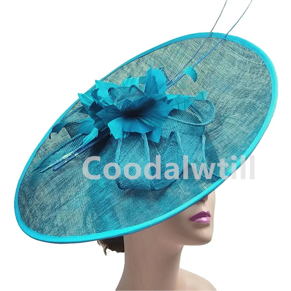 Grand Chapeau Fascinator avec Plumes – Élégance Derby, Mariage & Cérémonie