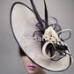 Grand Chapeau Fascinator Derby – Élégance & Raffinement