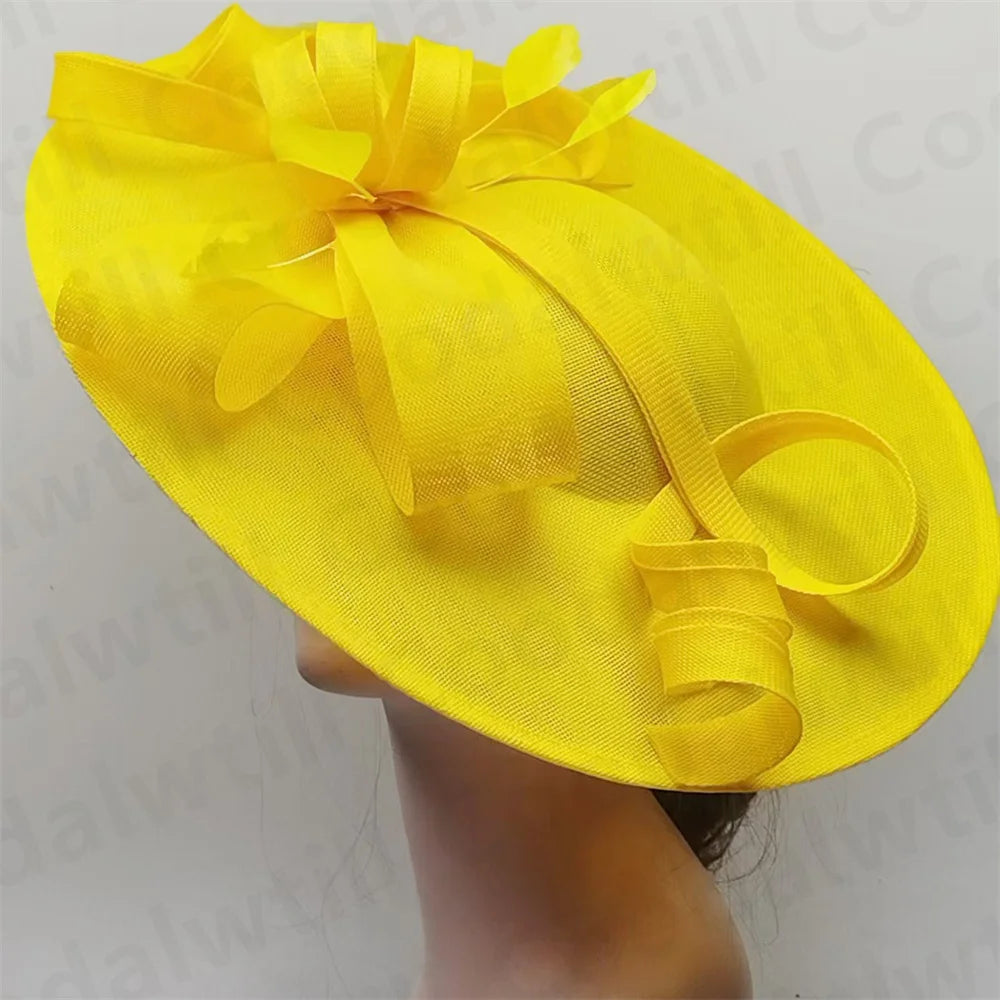 Chapeau Fascinator Kentucky Derby – Élégance Fleurie & Plumes