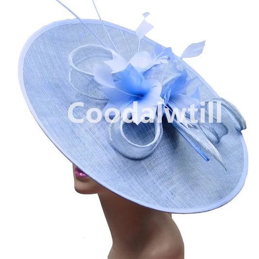 Grand Chapeau Fascinator avec Plumes – Élégance Derby, Mariage & Cérémonie