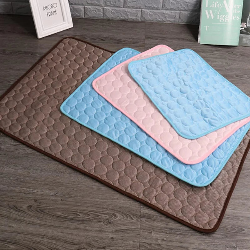 Tapis Rafraîchissant Été – Ice Silk pour Chien & Chat