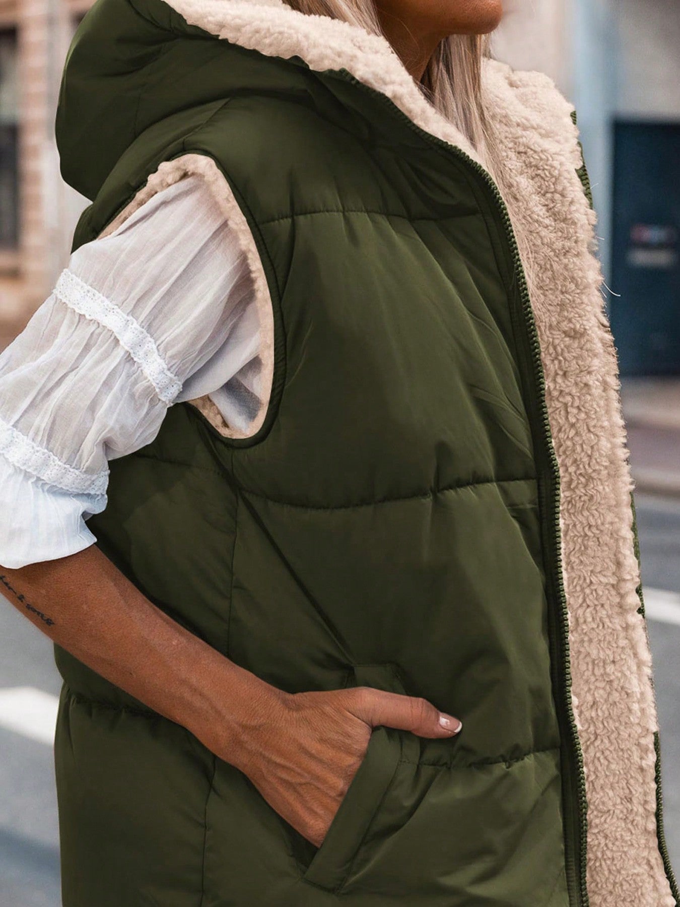 Veste d'hiver longue et chaude en laine sans manches à fermeture éclair et capuche