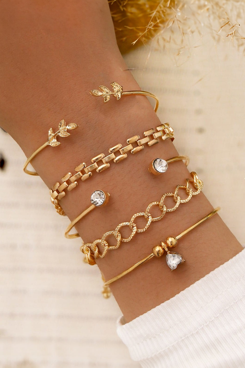 Jeu de bracelets réglables avec incrustation de strass en forme de coeur et feuilles d'or