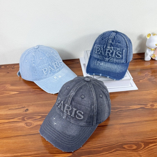 Casquette de baseball en denim délavé avec trou et visière