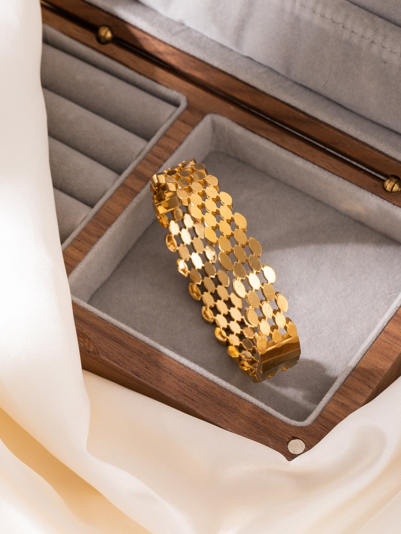 Bracelet nid d'abeille en acier titane ne s'altère pas,en plaqué or 18K