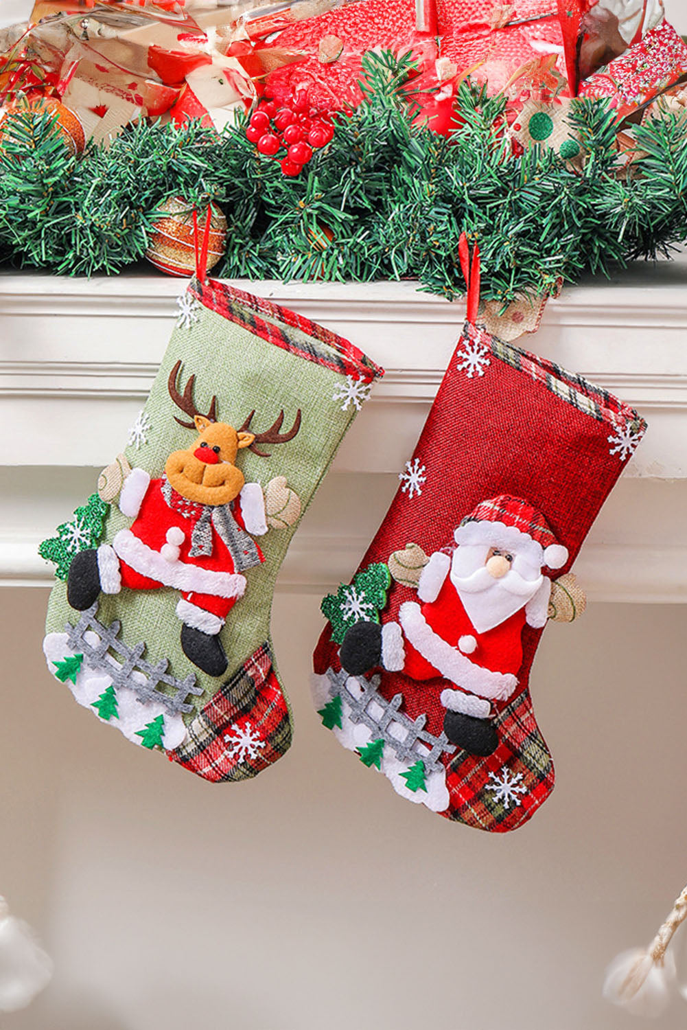 Chaussette de Noël rouge flamboyant pour décoration de la maison