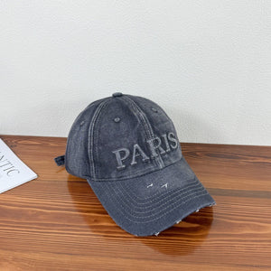 Casquette de baseball en denim délavé avec trou et visière