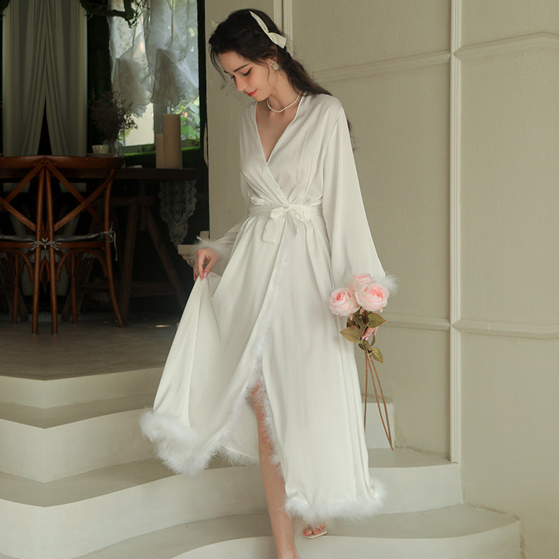 Robe de soirée longue en satin à plumes pour femme